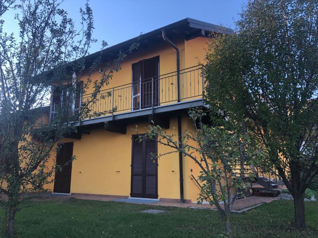 Attico By Marconi 11 Bed & Breakfast Besozzo Exterior photo